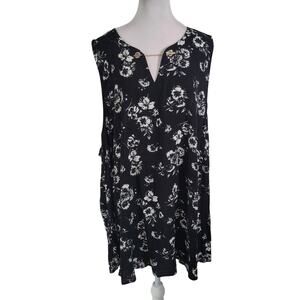 Torrid Size 5 Crepe Chain Detail Tank Black White Floral Feminine Essentials